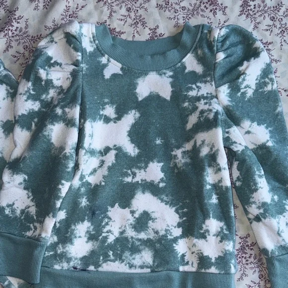 Girl’s 2T Winter Bundle | 13 Items - Picture 3 of 16